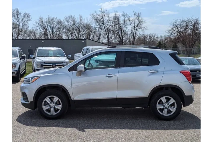 $9472 : 2017 Trax LT image 9