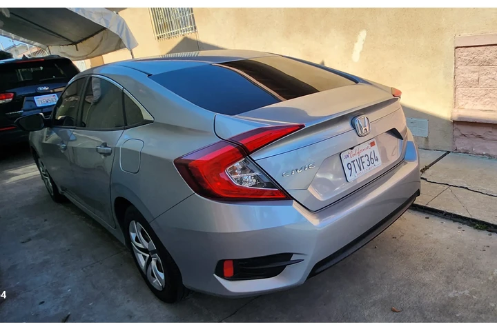 $11500 : Honda civic  2018 image 3