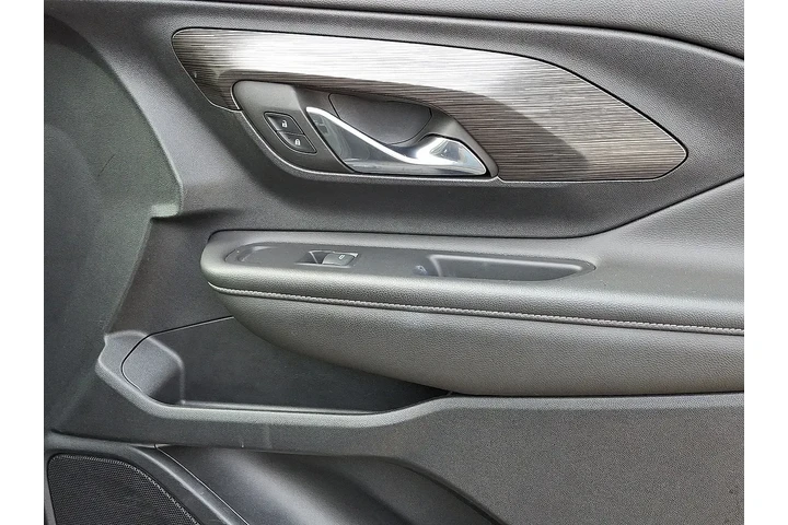 $26988 : GMC Terrain 2023 SLE 4dr SUV image 10