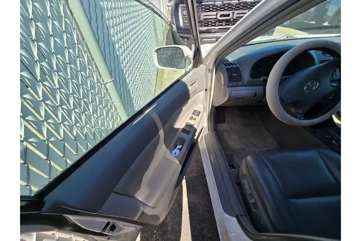 $8500 : Toyota Camry 2004 LE 4dr Sed image 7