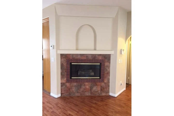 $1450 : 1Bed 1Bath in Fountain Ave, LA image 3
