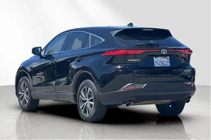 $29998 : Toyota Venza 2023 AWD LE 4dr image 9