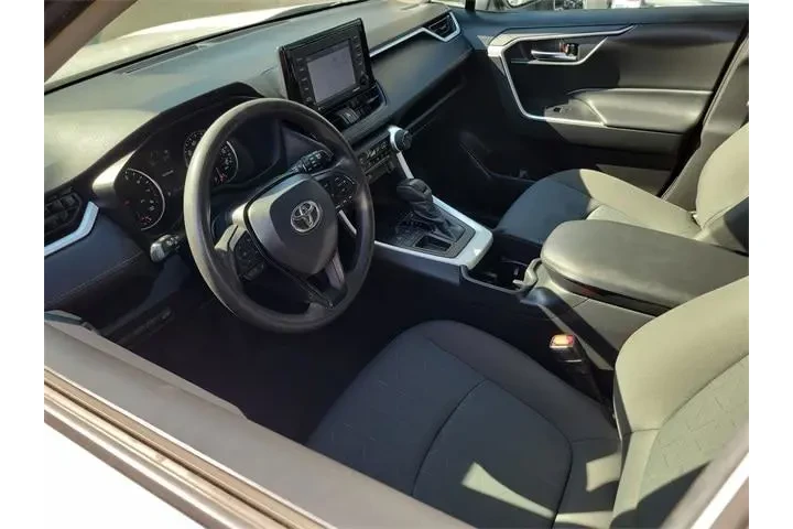 $28990 : Toyota RAV4 2022 XLE 4dr SUV image 3