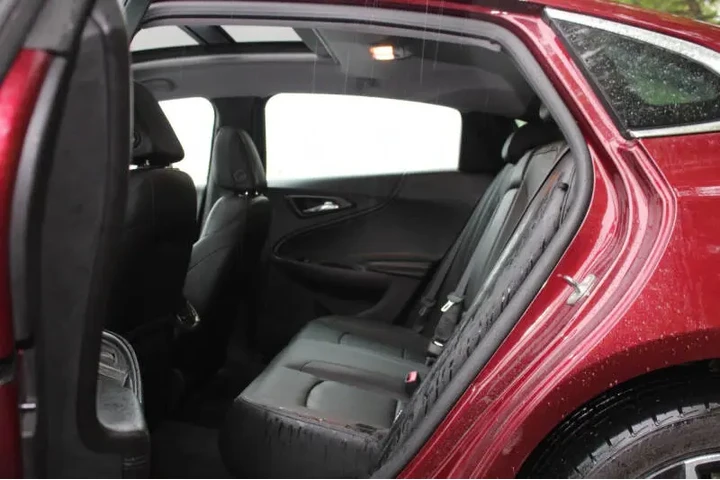 2016 Malibu LT image 7