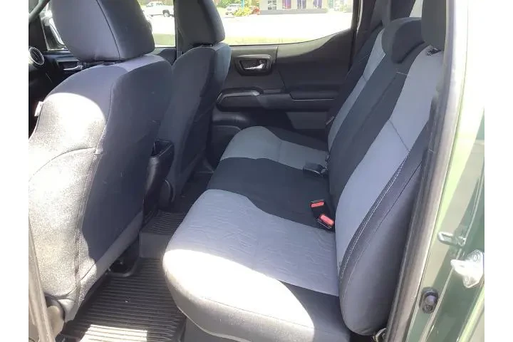 $30950 : Toyota Tacoma 2021 4x4 TRD O image 10