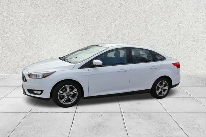 $8995 : Ford Focus 2018 SE 4dr Sedan image 4