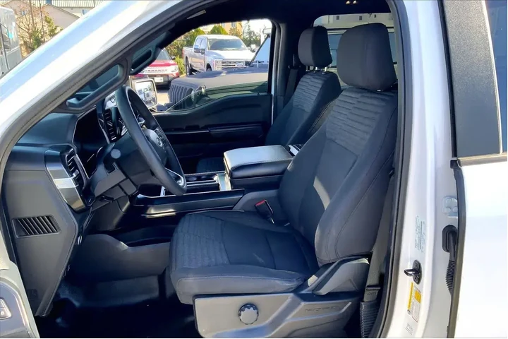 $31687 : Ford F-150 2022 4x2 XL 4dr S image 7