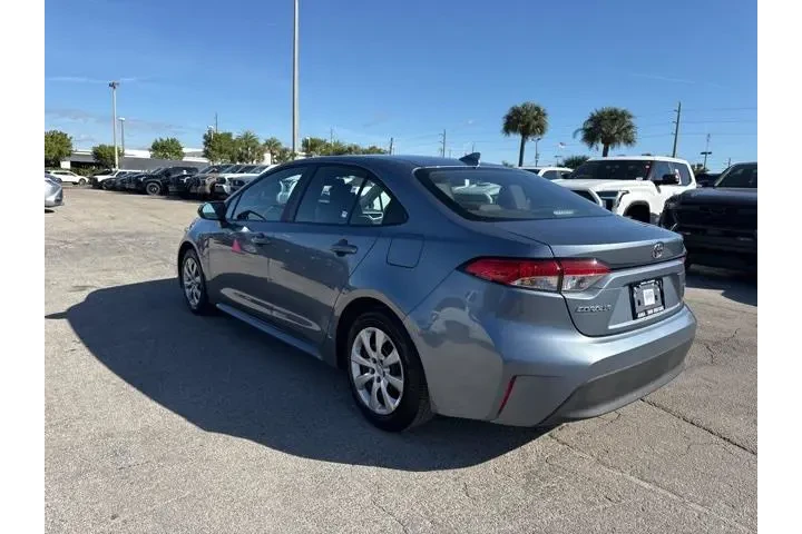 $20988 : Toyota Corolla 2025 LE 4dr S image 5