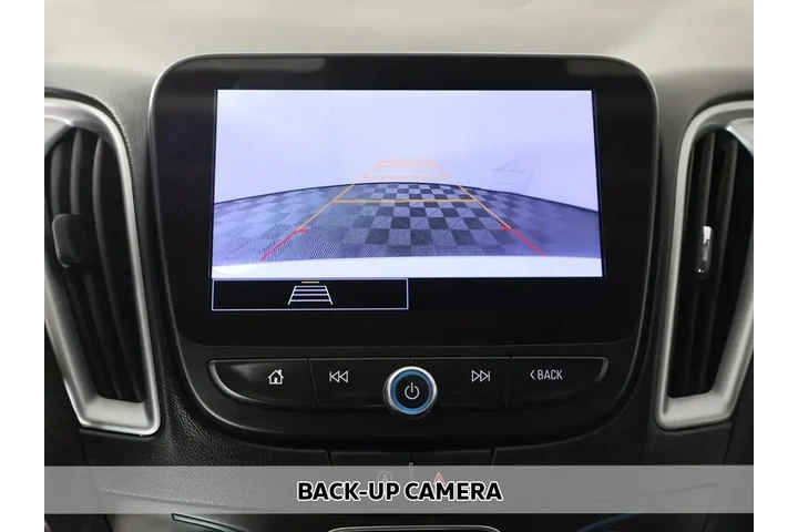 $13893 : Chevrolet Malibu 2023 LT 4dr image 4