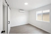 $1200 : Noble Ave, Van Nuys, CA thumbnail