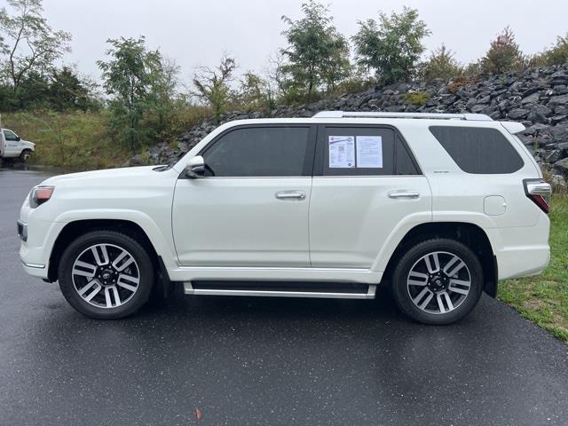 $45807 : PRE-OWNED 2022 TOYOTA 4RUNNER image 5