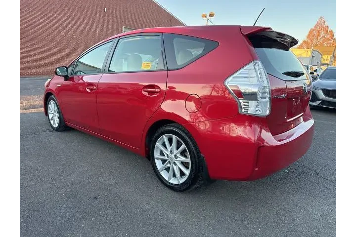 $10985 : Toyota Prius v 2012 Two 4dr image 6