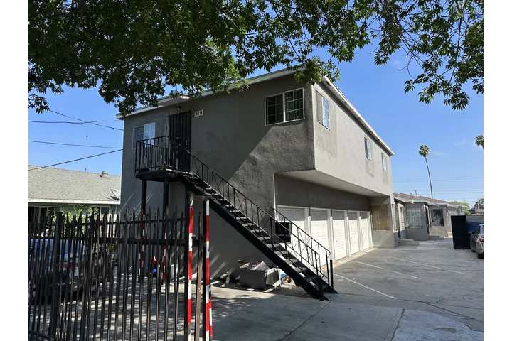 $1750 : Apartment for Rent in Compton image 2