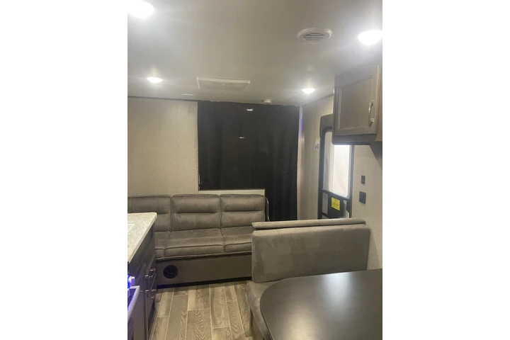 $1400 : Tráiler nuevo image 3