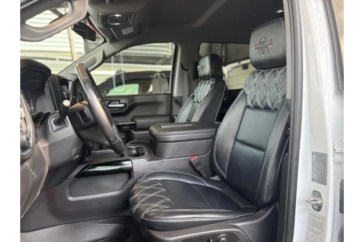 2019 Silverado 1500 RST Crew image 7