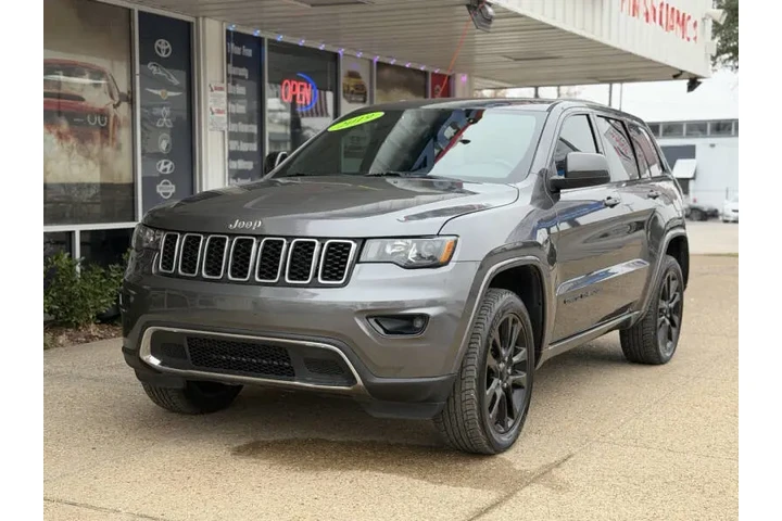 $17999 : 2019 Grand Cherokee Laredo image 6