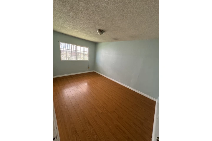 $2575 : Rentó casa image 3