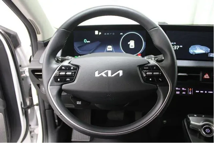 $27981 : Kia EV6 2024 Wind 4dr Crosso image 9