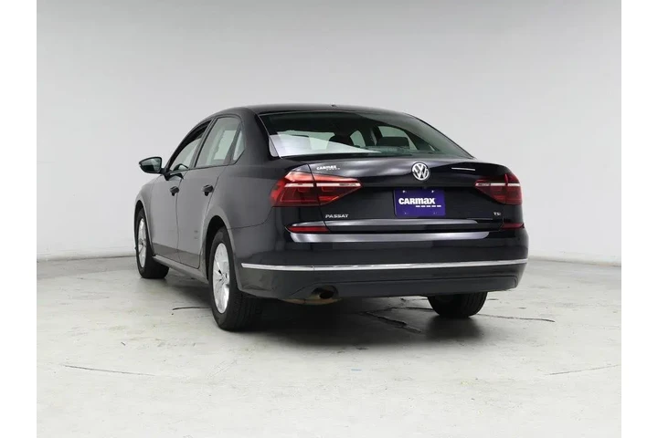 $13599 : Volkswagen Passat 2018 2.0T image 2