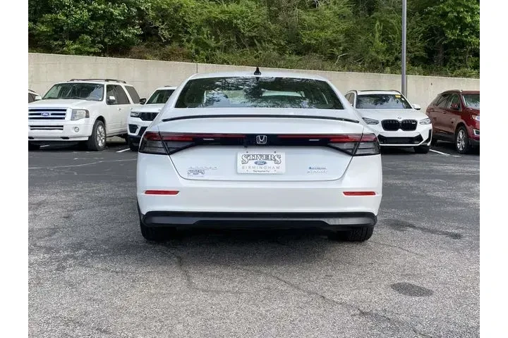 $26990 : Honda Accord Hybrid 2023 Spo image 5