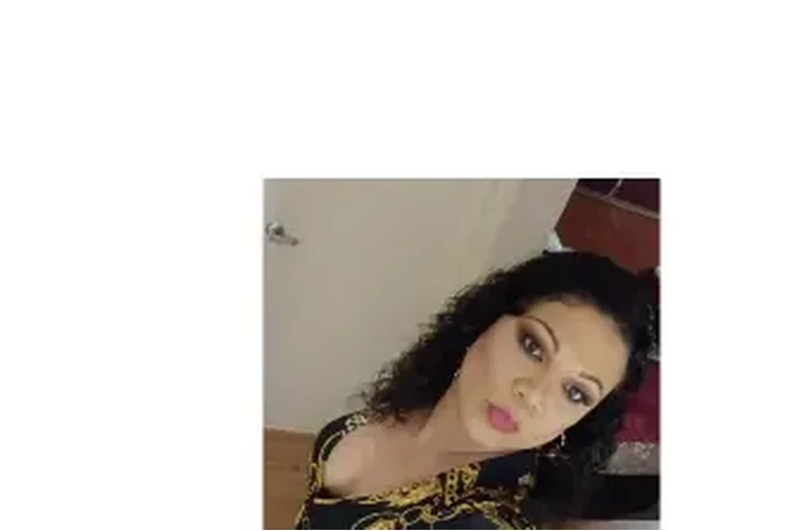 Chica trans image 1