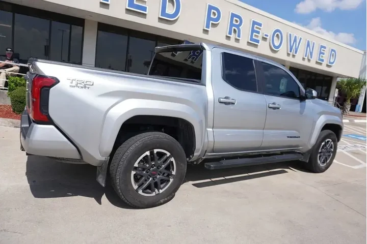 $39725 : Toyota Tacoma 2024 4x2 SR5 4 image 6