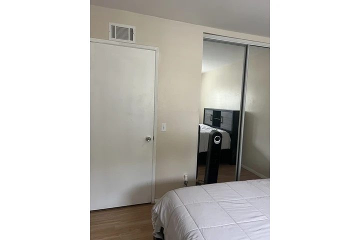 $900 : Se renta cuarto image 4