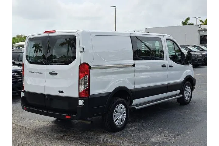 $32990 : Ford Transit 2024 250 3dr SW image 3