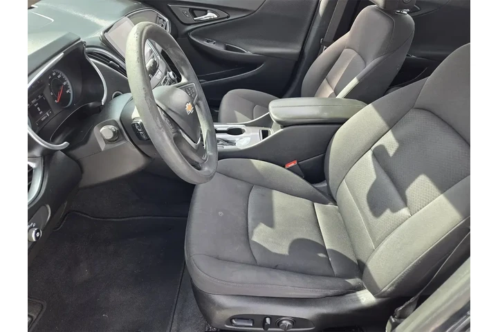 $13395 : Chevrolet Malibu 2021 LT 4dr image 9
