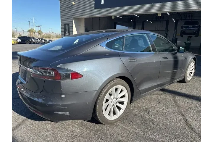 $21555 : Tesla Model S 2017 75 4dr Li image 5