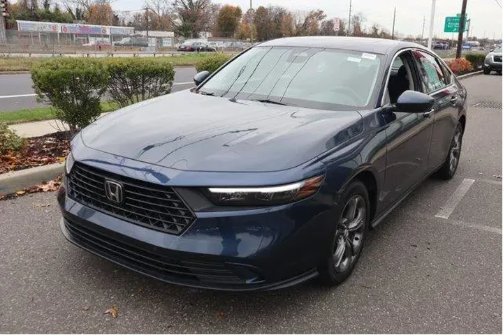 $22929 : Honda Accord 2023 EX 4dr Sed image 9