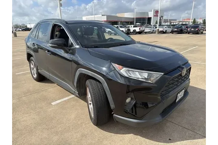 $22000 : Toyota RAV4 2021 XLE 4dr SUV image 5