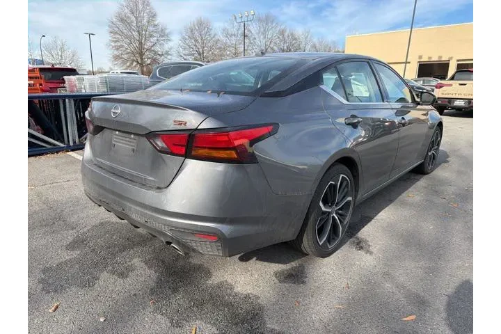 $21707 : Nissan Altima 2024 2.5 SR 4d image 7