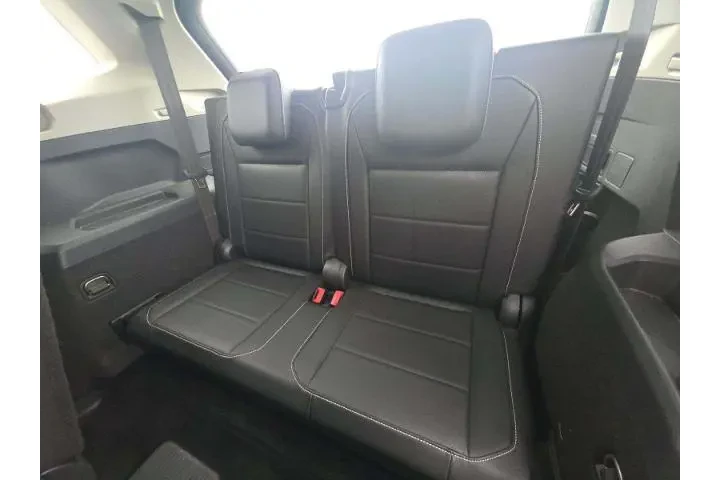 $15473 : Volkswagen Tiguan 2021 SE 4d image 8