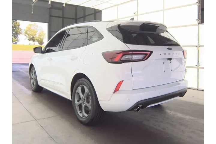 $18999 : Ford Escape 2023 ST-Line 4dr image 8