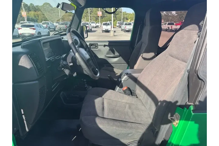 $15293 : Jeep Wrangler 2004 2dr X 4WD image 9