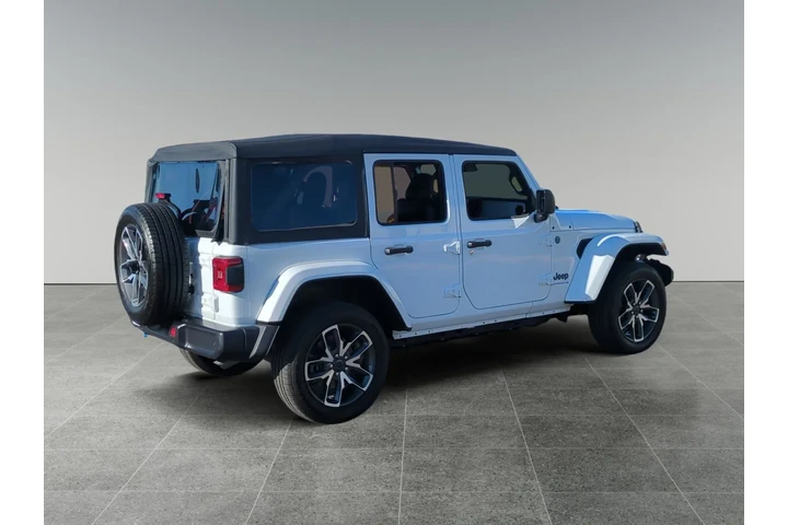 $33500 : Jeep Wrangler 2024 4x4 Willy image 5