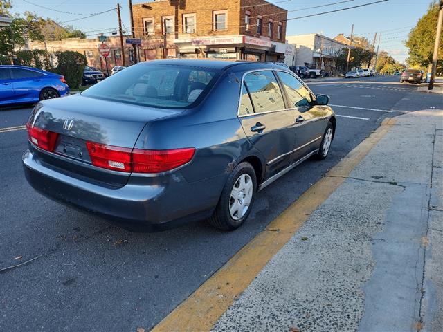 2005 Accord LX sedan AT image 5