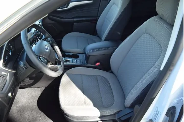 $21750 : Ford Escape 2022 AWD SE 4dr image 9