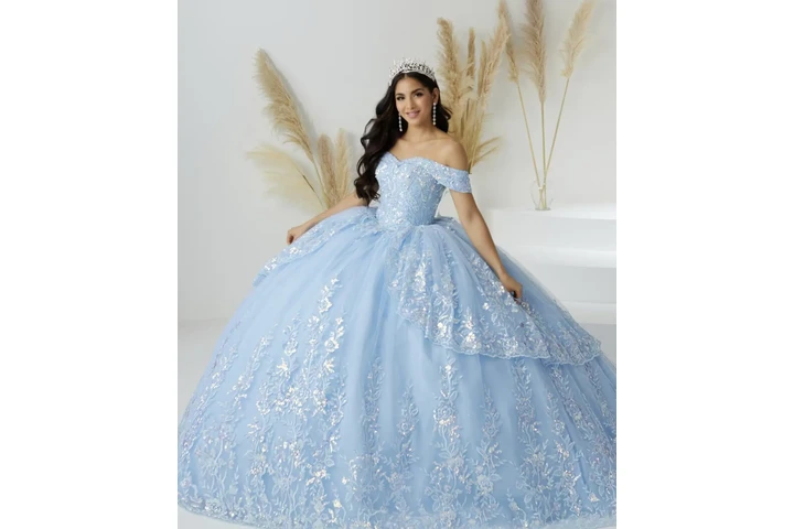 Quinceañeras waltz & surprise image 1