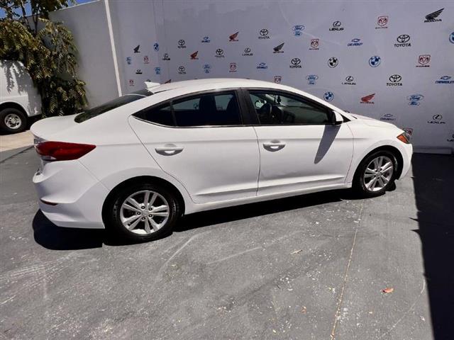 $10995 : Used 2018 Elantra SEL 2.0L Au image 2