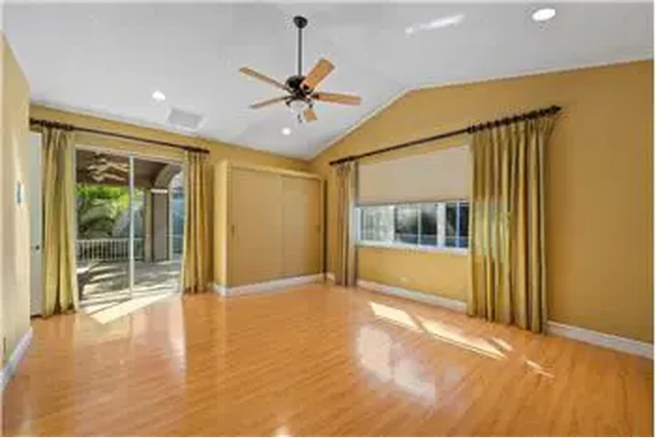 $5500 : Rental property with 3 bedro image 9