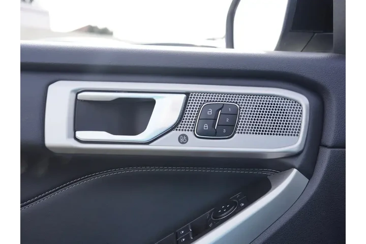 $27252 : Ford Explorer 2023 Limited 4 image 8