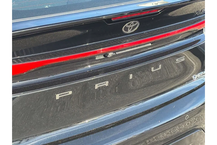 $29980 : Toyota Prius 2025 LE 4dr Hat image 6