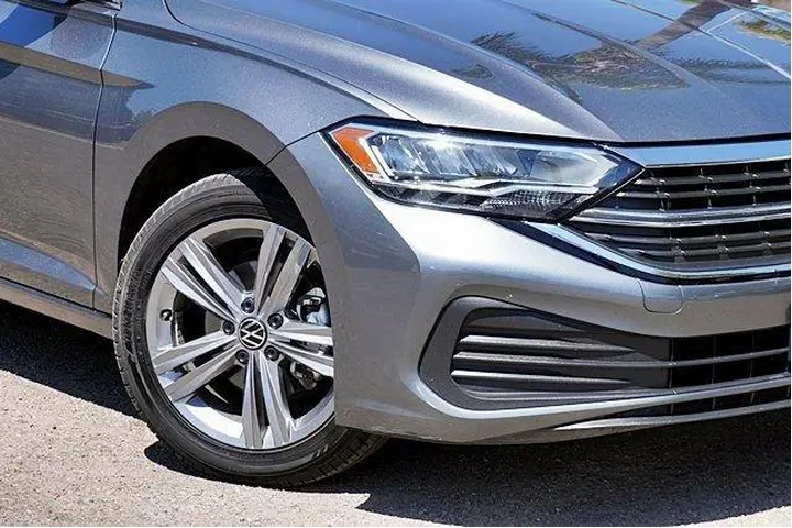 $18998 : Volkswagen Jetta 2024 SE 4dr image 4