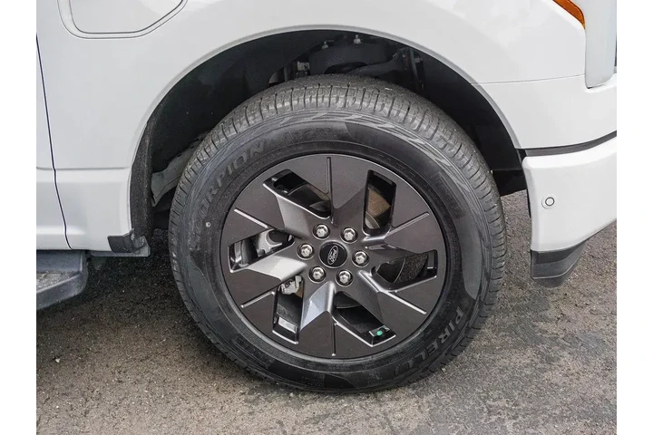 $39992 : Ford F-150 Lightning 2023 AW image 10