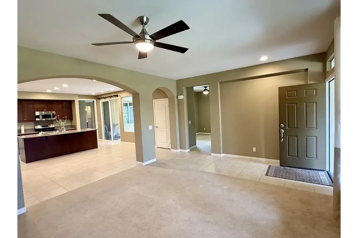 $1000 : Charming 2-bedroom for rent image 2