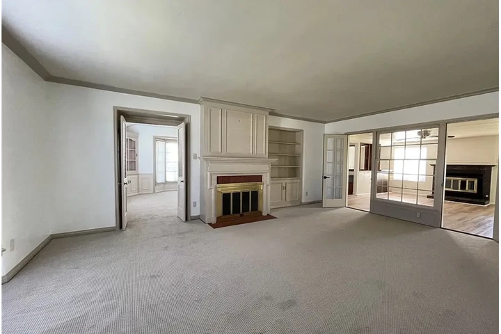 $980 : Fully Remodeled kitchen home image 2