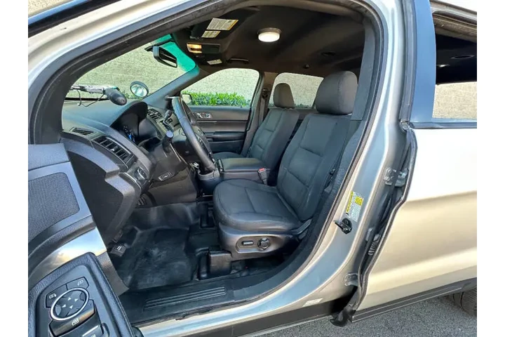 $14750 : 2017 Explorer Police Intercep image 4