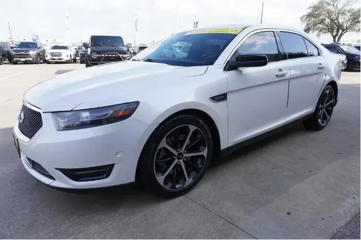 $19988 : Ford Taurus 2016 AWD SHO 4dr image 3
